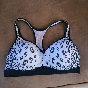 Vs pink padded sports bra